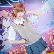 【コスプレ】伊織もえが「とある」御坂美琴に！ 自動販売機を蹴り飛ばす名シーンも再現【写真20枚】