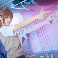 【コスプレ】伊織もえが「とある」御坂美琴に！ 自動販売機を蹴り飛ばす名シーンも再現【写真20枚】