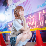 【コスプレ】伊織もえが「とある」御坂美琴に！ 自動販売機を蹴り飛ばす名シーンも再現【写真20枚】