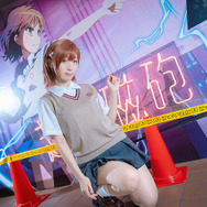 【コスプレ】伊織もえが「とある」御坂美琴に！ 自動販売機を蹴り飛ばす名シーンも再現【写真20枚】