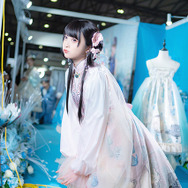 “中国版コミケ”で一際輝く古代風美女・罪音子に釘付け！ 中華ロリータ「不軌不軌」の魅力【写真34枚】