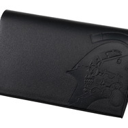 コジマプロダクションとコラボしたカードケースが期間限定の受注販売で登場！ワンポイントの「ルーデンス」がカッコイイ…