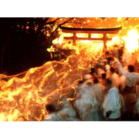 新宮市唯一の公認ツアー 熊野の神秘的な炎と人々の心に触れる3日間1400年の秘祭「御燈祭り」に没入するプレミアムツアー参加者を特別募集